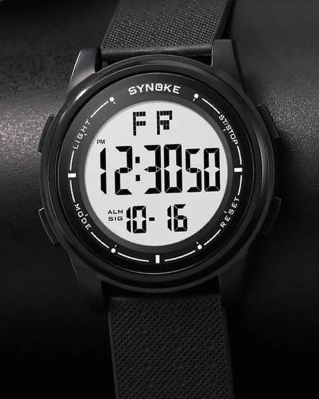 A closer view of the SYNOKE 9822 Waterproof Digital Sports Watch