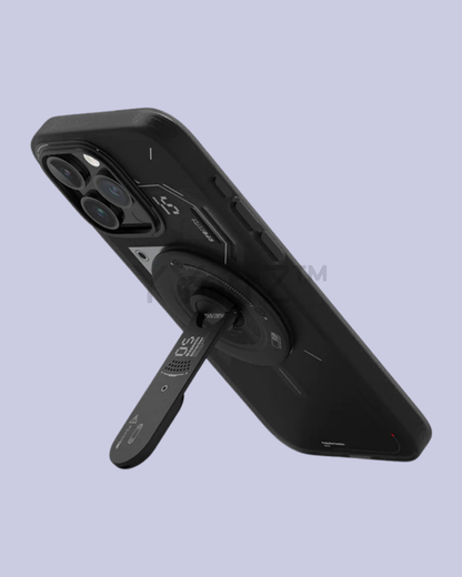 Portray use of the MagSafe Magnetic Multipurpose Smartphone 360º Ring