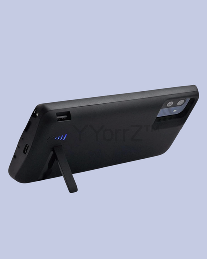 The kickstand display of the Galaxy Power Bank Case with Kickstand